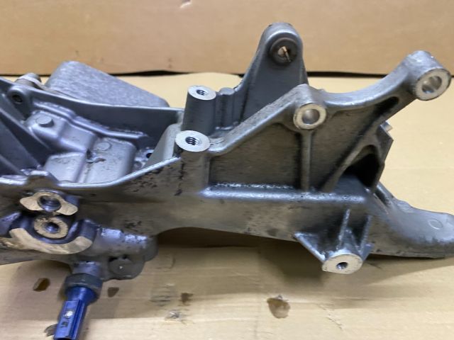 bontott AUDI A4 B8 Generátor Tartó Bak