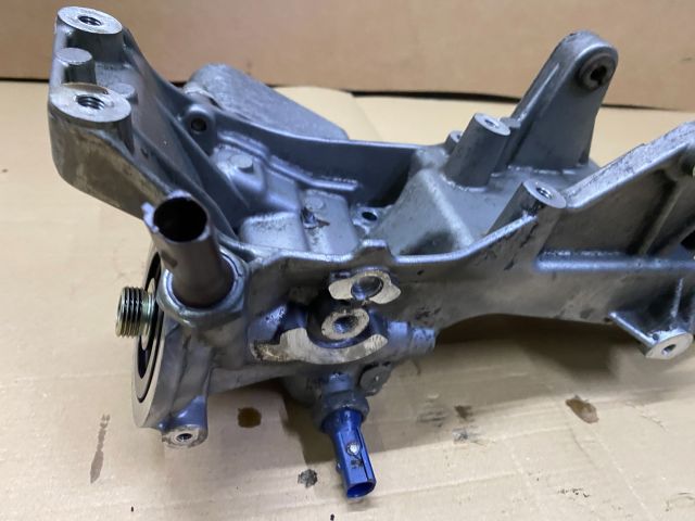 bontott AUDI A4 B8 Generátor Tartó Bak