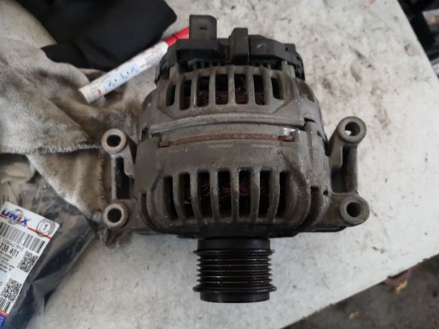 bontott AUDI A4 B8 Generátor