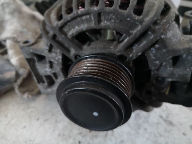 bontott AUDI A4 B8 Generátor