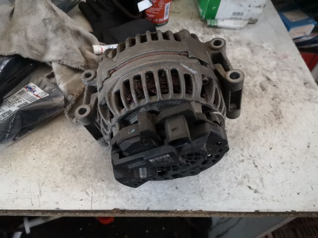 bontott AUDI A4 B8 Generátor