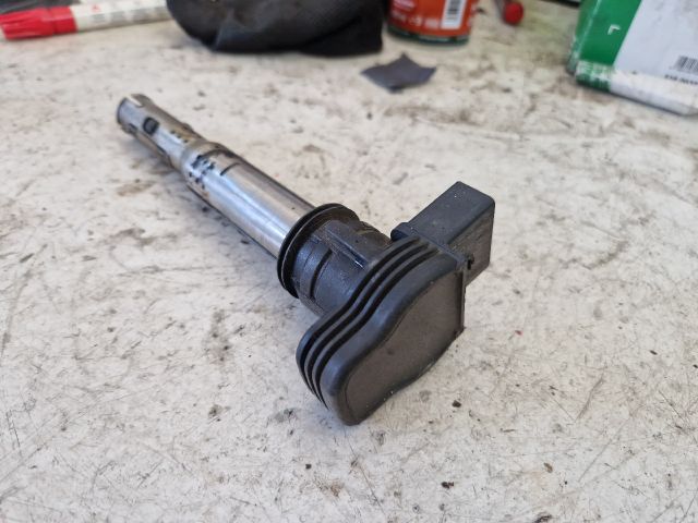 bontott AUDI A4 B8 Gyújtótrafó