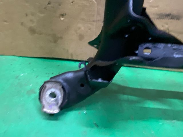 bontott AUDI A4 B8 Hátsó Bölcső