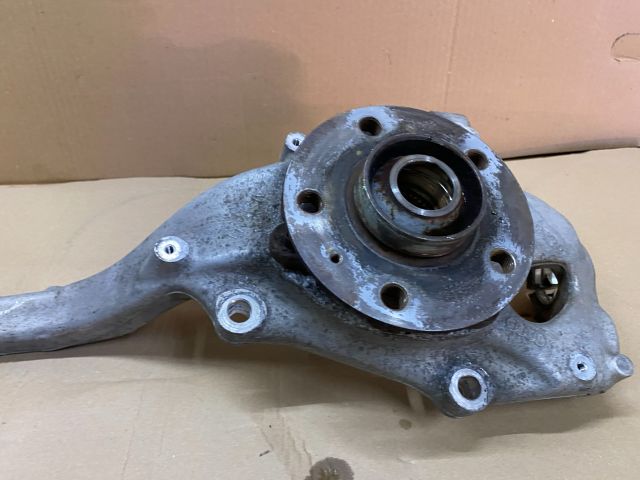 bontott AUDI A4 B8 Jobb első Csonkállvány Kerékaggyal