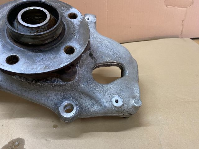 bontott AUDI A4 B8 Jobb első Csonkállvány Kerékaggyal