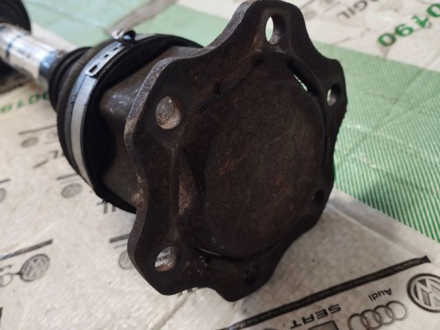 bontott AUDI A4 B8 Jobb Féltengely