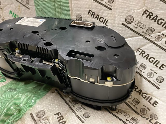 bontott AUDI A4 B8 Kilométeróra