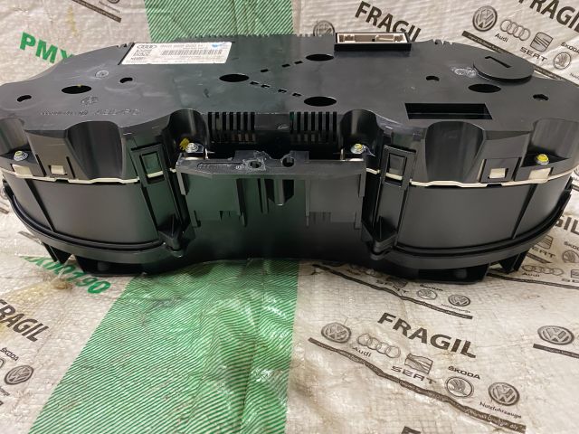 bontott AUDI A4 B8 Kilométeróra