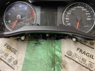 bontott AUDI A4 B8 Kilométeróra