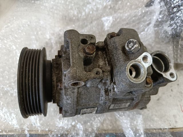 bontott AUDI A4 B8 Klímakompresszor