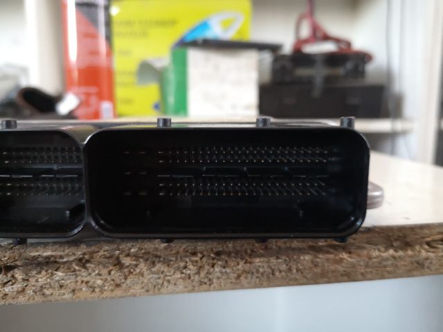 bontott AUDI A4 B8 Motorvezérlő