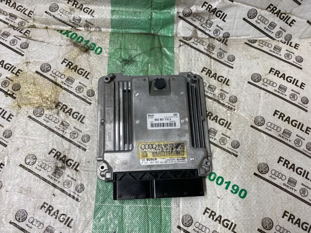 bontott AUDI A4 B8 Motorvezérlő