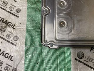 bontott AUDI A4 B8 Motorvezérlő