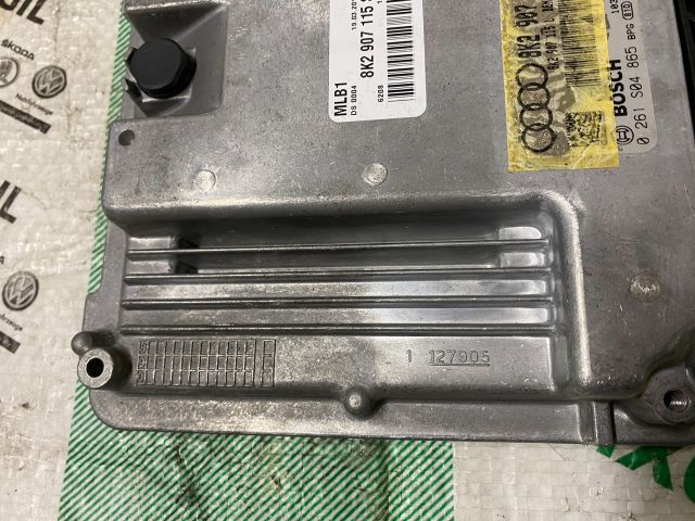 bontott AUDI A4 B8 Motorvezérlő