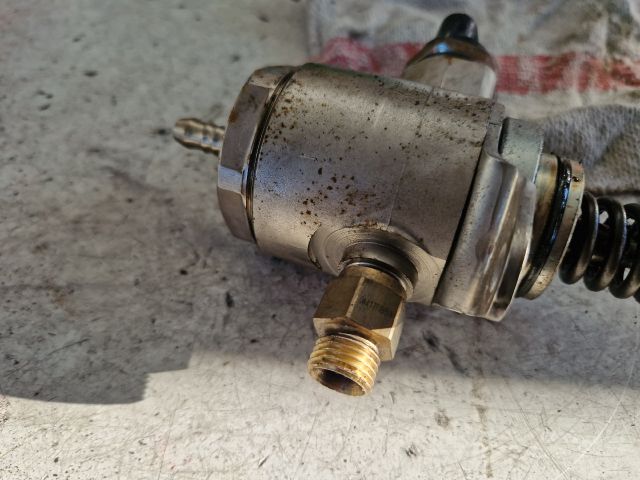 bontott AUDI A4 B8 Nagynyomású Szivattyú