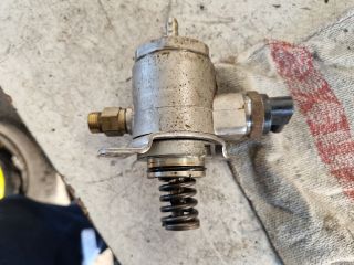 bontott AUDI A4 B8 Nagynyomású Szivattyú