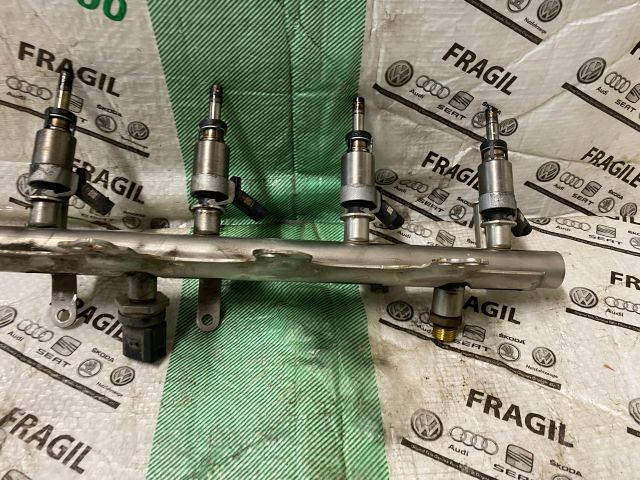 bontott AUDI A4 B8 Porlasztó Sor / Híd