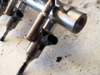 bontott AUDI A4 B8 Porlasztó Sor / Híd