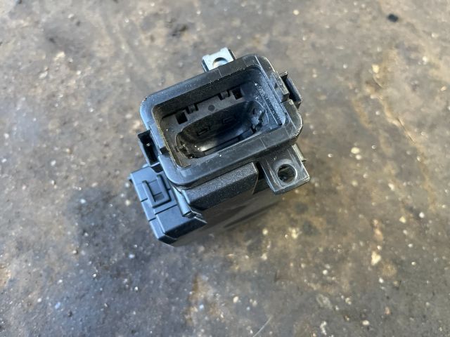 bontott AUDI A4 B8 Gyújtáskapcsoló Házzal