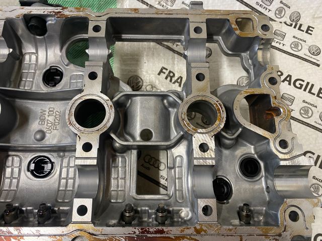 bontott AUDI A4 B8 Szelepfedél