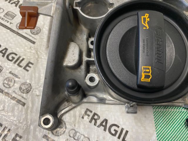 bontott AUDI A4 B8 Szelepfedél