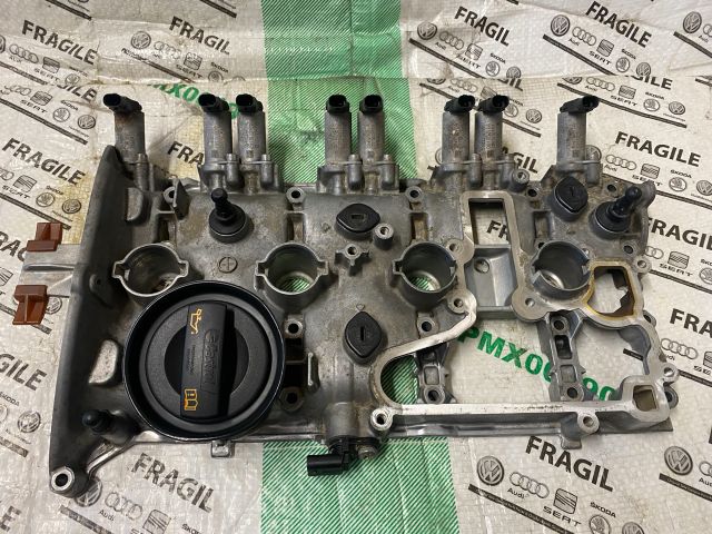 bontott AUDI A4 B8 Szelepfedél