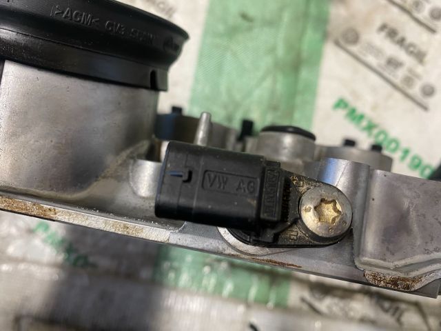 bontott AUDI A4 B8 Szelepfedél