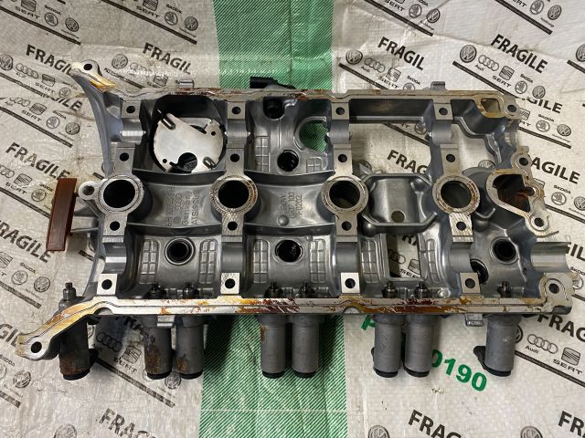 bontott AUDI A4 B8 Szelepfedél