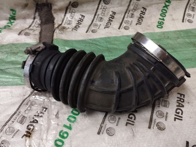 bontott AUDI A4 B8 Szívó Cső