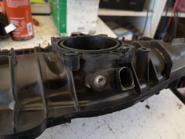 bontott AUDI A4 B8 Szívósor