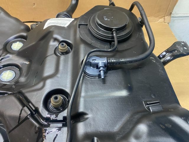 bontott AUDI A4 B8 Tank