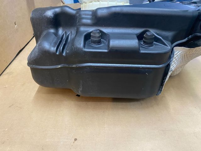 bontott AUDI A4 B8 Tank