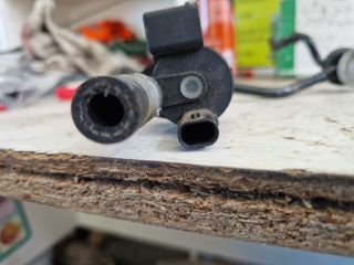 bontott AUDI A4 B8 Tankszellőztető Szelep