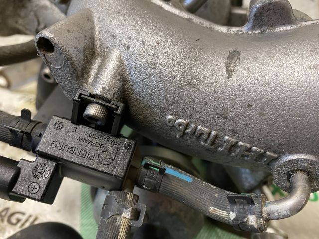 bontott AUDI A4 B8 Turbó