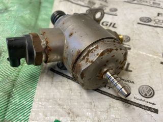 bontott AUDI A4 B8 Üzemanyag Szivattyú
