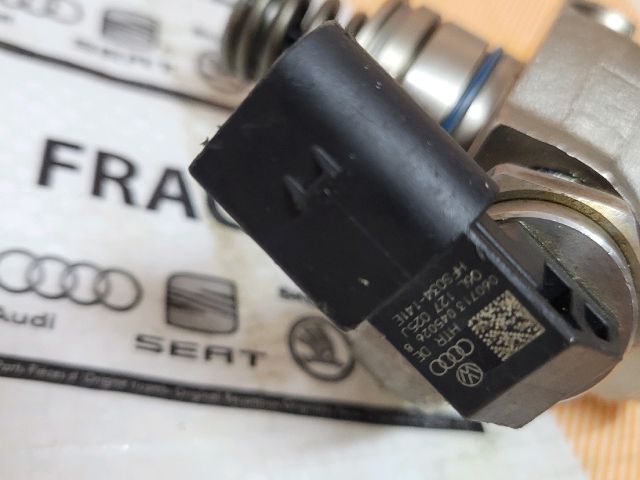 bontott AUDI A4 B8 Üzemanyag Szivattyú