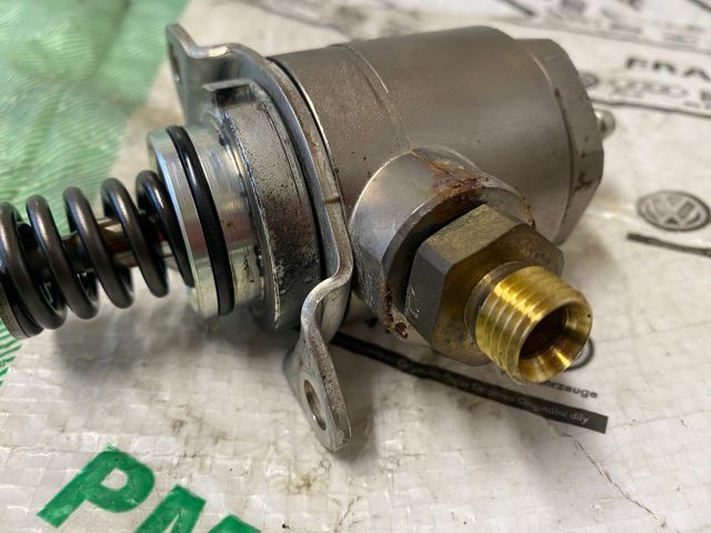 bontott AUDI A4 B8 Üzemanyag Szivattyú