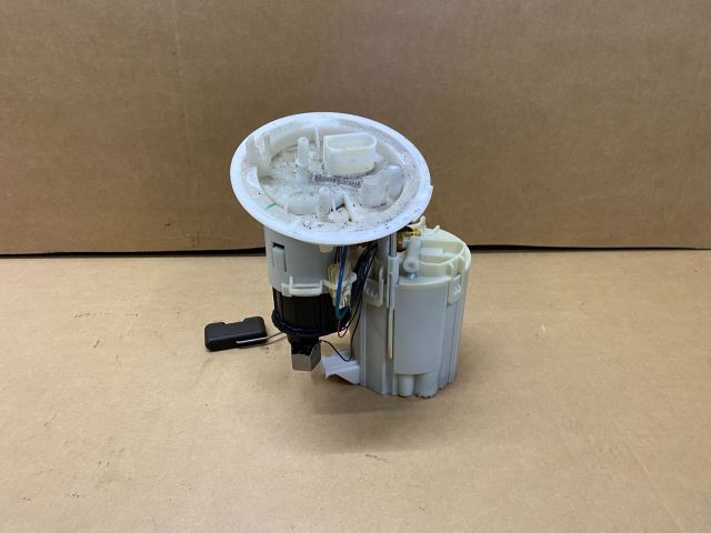 bontott AUDI A4 B8 Üzemanyag Szivattyú