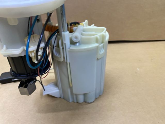 bontott AUDI A4 B8 Üzemanyag Szivattyú