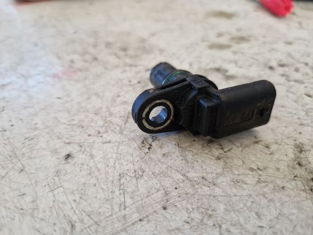 bontott AUDI A4 B8 Vezérműtengely Fordulatszám Jeladó