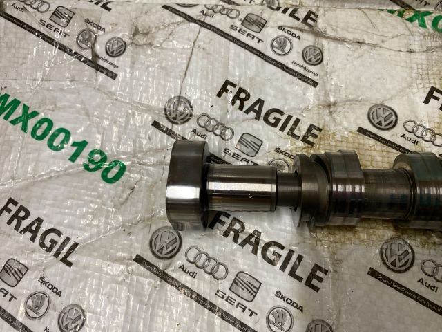 bontott AUDI A4 B8 Vezérműtengely (Magában)