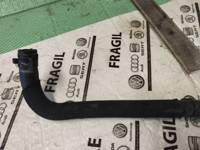 bontott AUDI A4 B8 Vízcső