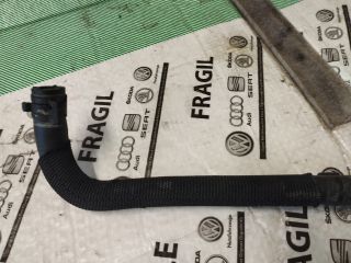 bontott AUDI A4 B8 Vízcső