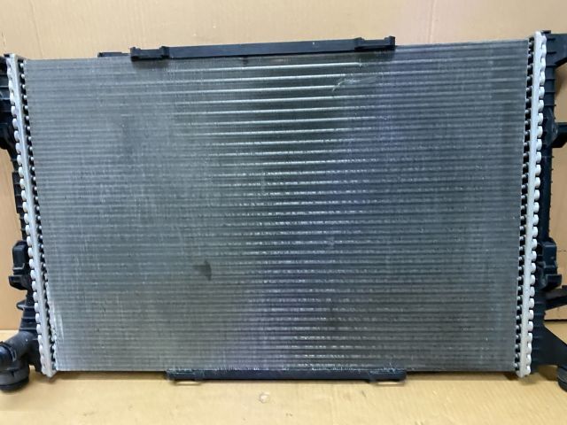 bontott AUDI A4 B8 Vízhűtő Radiátor (Klímás)