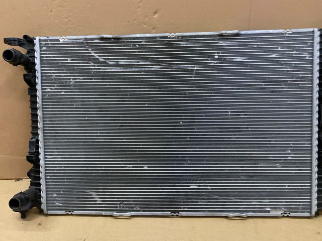 bontott AUDI A4 B8 Vízhűtő Radiátor (Klímás)