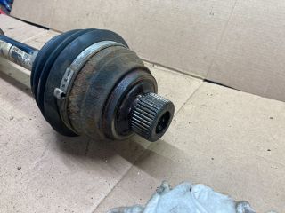 bontott AUDI A4 B8 Bal Féltengely