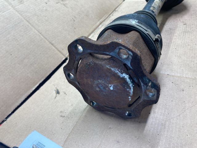 bontott AUDI A4 B8 Bal Féltengely