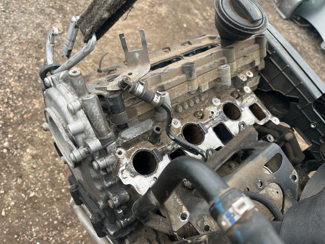 bontott AUDI A4 B8 Bal Hengerfej (V-Motor/Boxer)