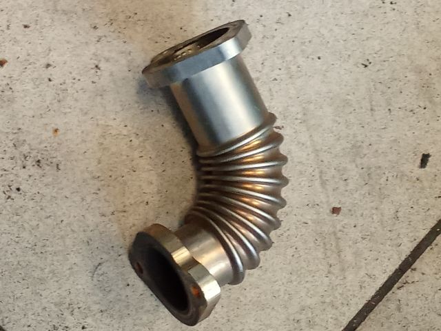 bontott AUDI A4 B8 EGR Hűtő Cső