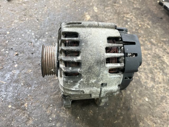 bontott AUDI A4 B8 Generátor